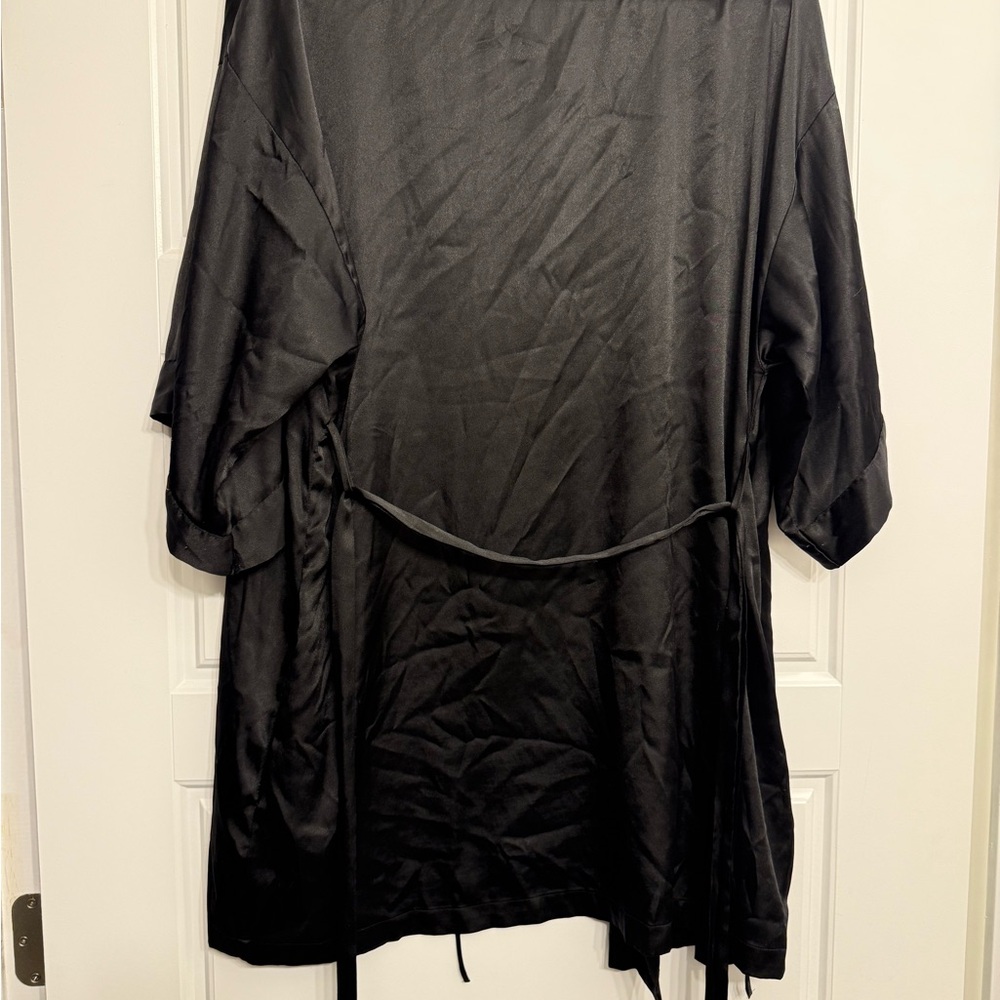 Victoria’s Secret Robe - Picture 5 of 5